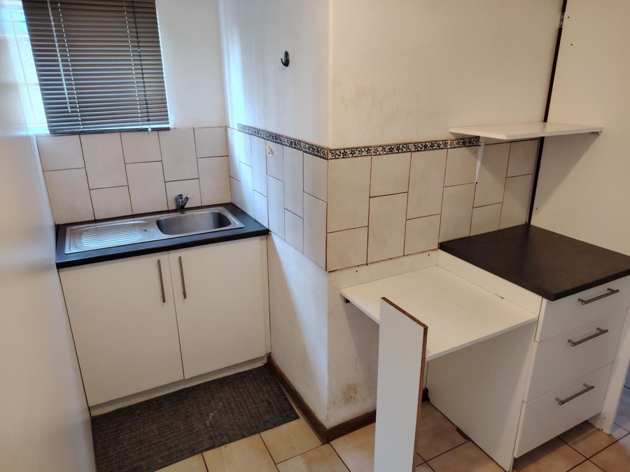 To Let 2 Bedroom Property for Rent in Eikendal Western Cape